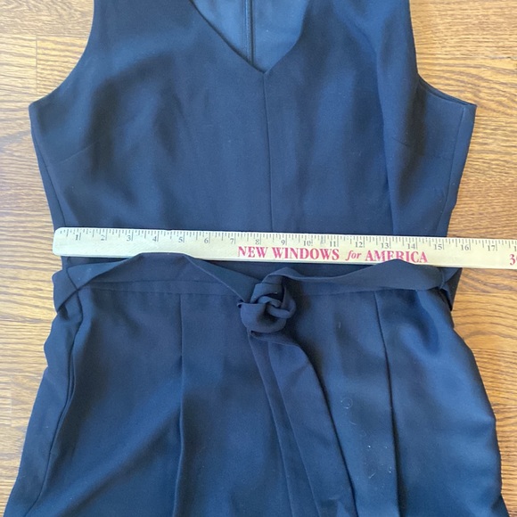 Banana Republic size 6 crepe V Neck wide leg cropper jumpsuit.  Black - Picture 3 of 10